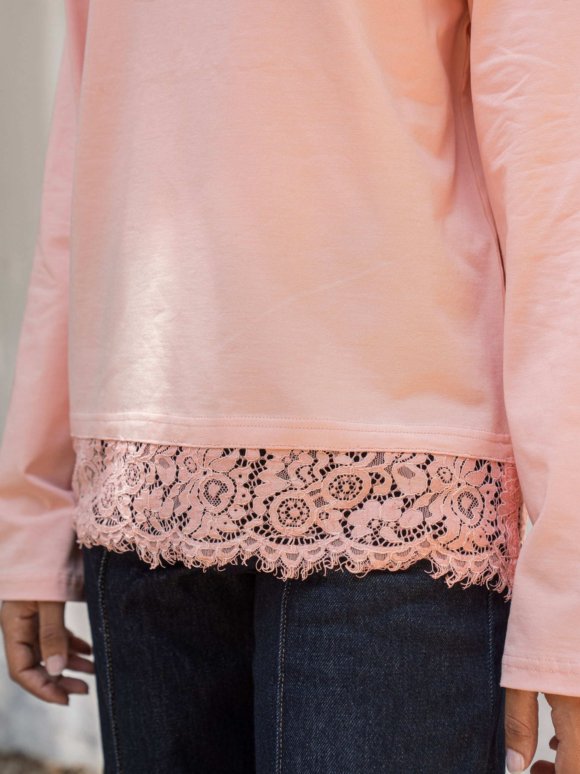 The Lace Tee - Pink