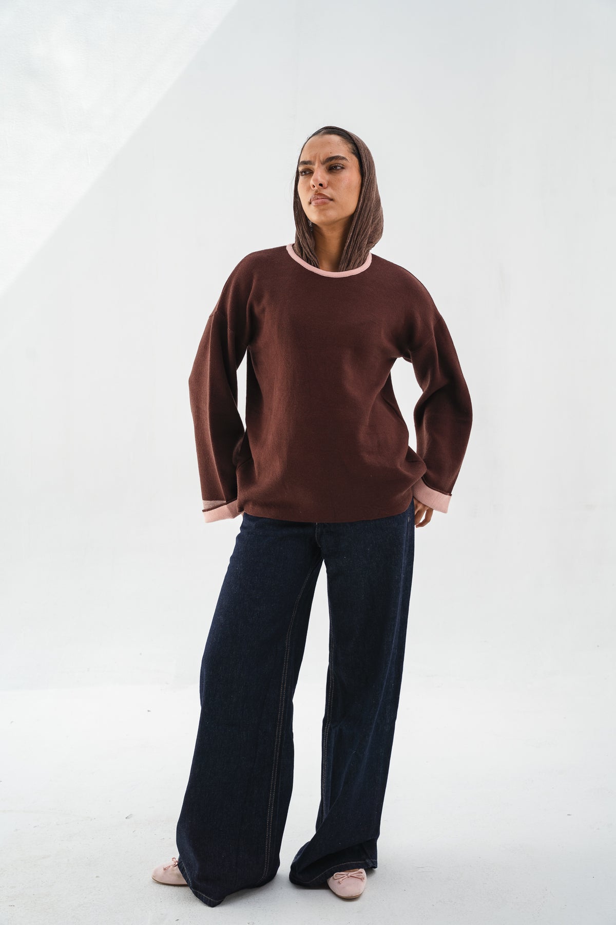 Contrast-Trim Knit Sweater - Brown