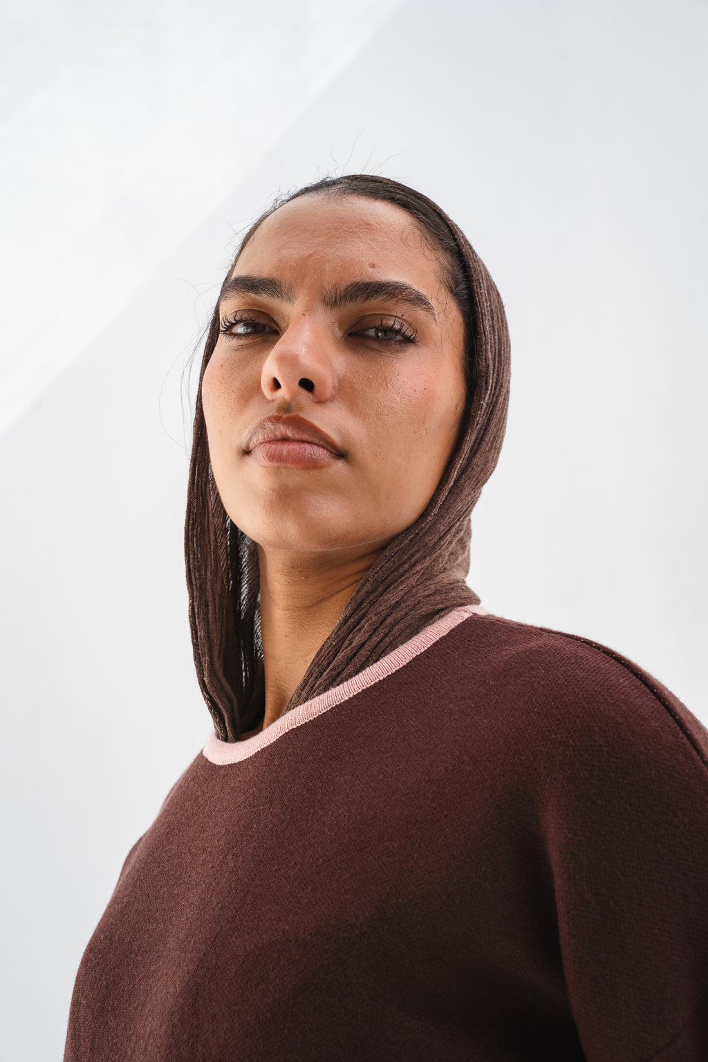 Contrast-Trim Knit Sweater - Brown